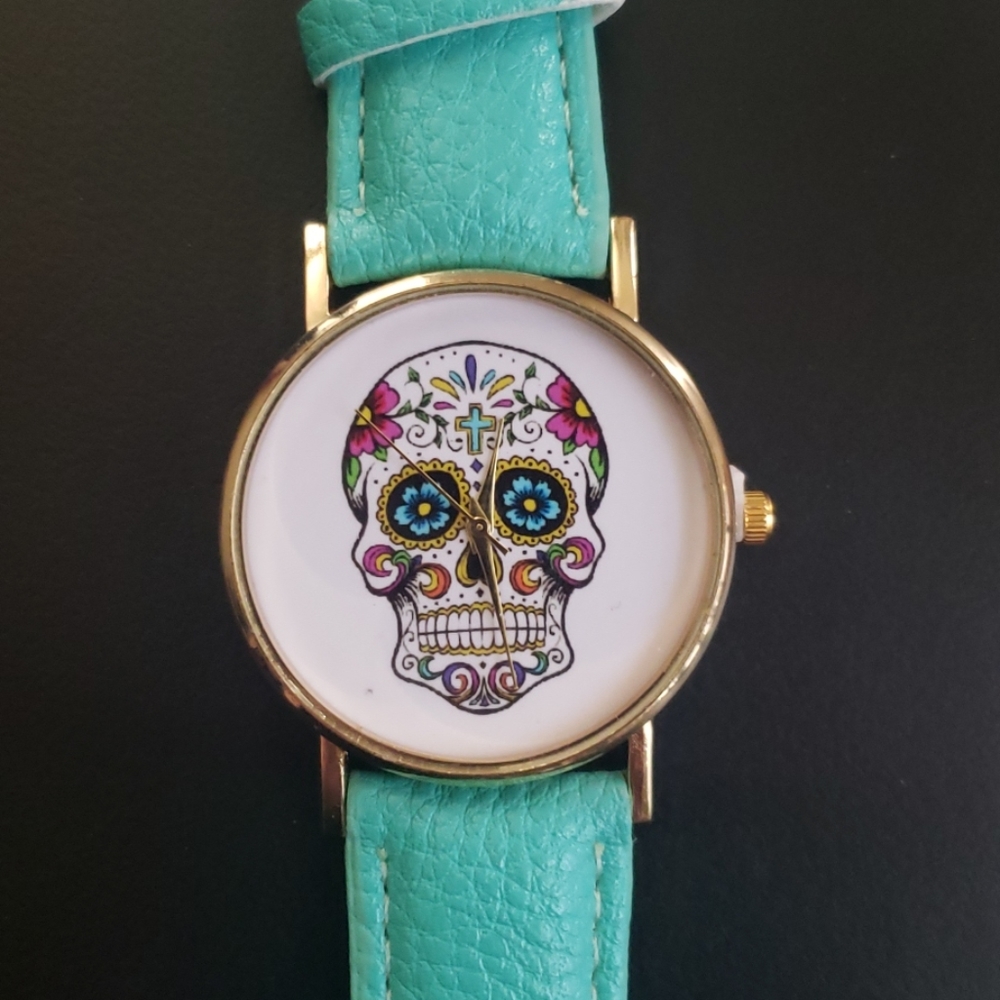 Watch - Picture 2 of 3